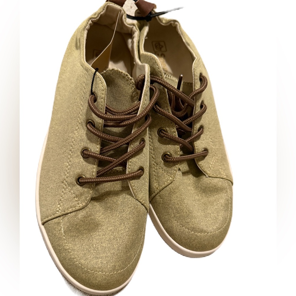 Spenco Santa Clara Sneaker Women’s SZ 11B New w/tag. Lt Green Soft Suede like